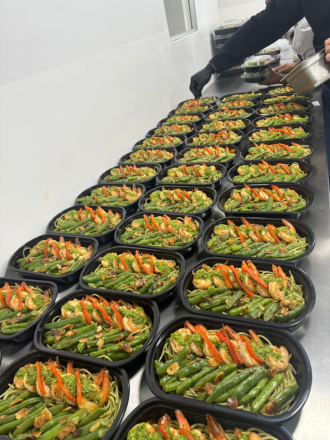 Platos de meal prep balanceados montados a mano - comida saludable a domicilio Miami - Xmeals